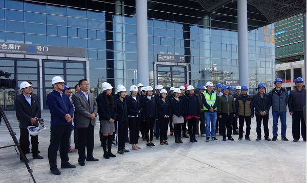 南寧市城鄉(xiāng)建設委員會領導深入南寧國際會展中心改擴建工程配套設施（1#、2#、3#地塊）項目宣講十九大