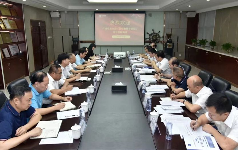 自治區(qū)住房城鄉(xiāng)建設(shè)廳黨組書記、廳長楊綠峰率隊到中信恒泰調(diào)研指導