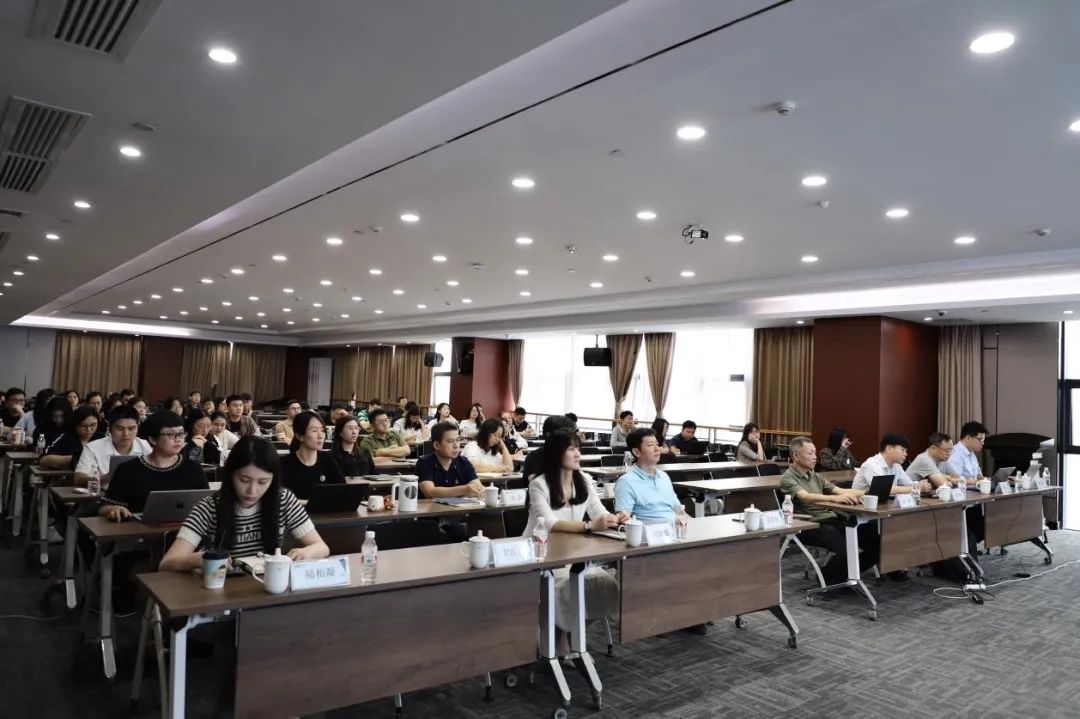 中信恒泰集團組織開展新質(zhì)生產(chǎn)力及新政策、新形勢下招投標工作應對策略專題培訓